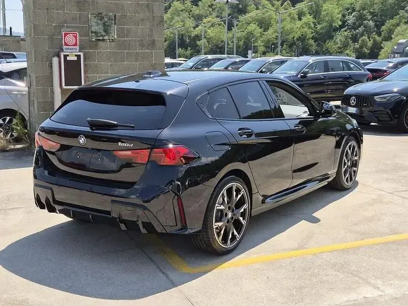 Nuova BMW 120 M Sport 163 CV (119 kW) 2026 Nero Utilitaria