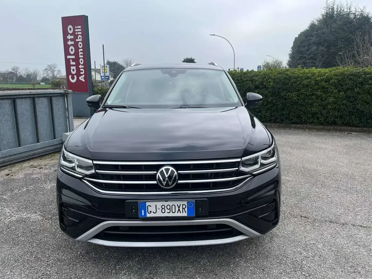 Usata VW Tiguan Allspace Elegance 150 CV (110 kW) 2022 Deep black perleffct SUV