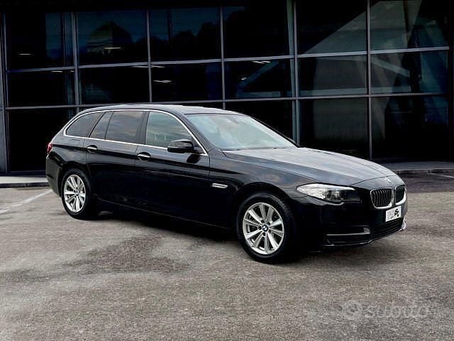Usata BMW 520 Efficient Dynamics 190 CV (139 kW) 2016 Nero Station wagon