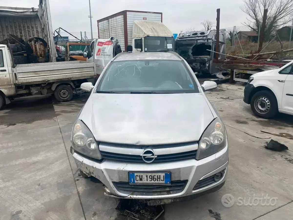 Usata Opel Astra 150 CV (110 kW) 2004 Station wagon