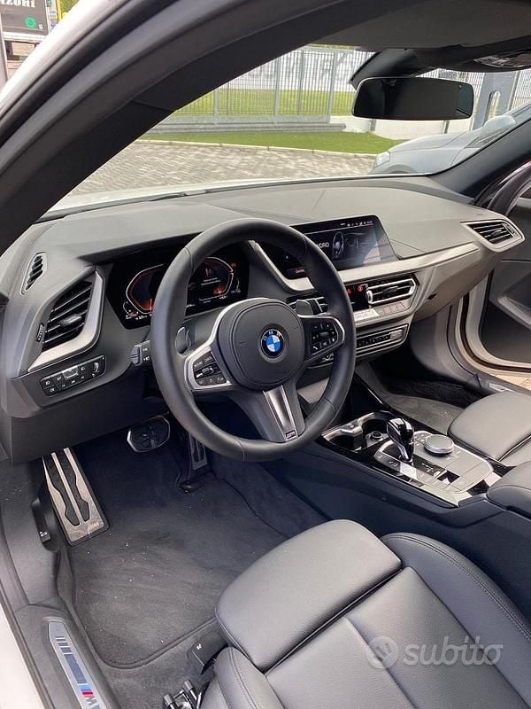 Usata BMW 218 150 CV (110 kW) 2022 Bianco Berlina