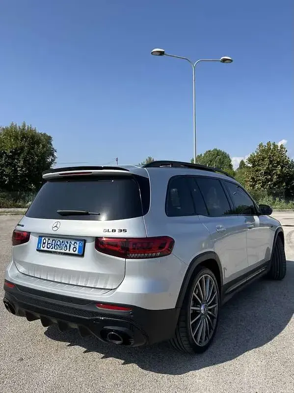 Usata Mercedes GLB35 AMG 306 CV (225 kW) 2023 Argento SUV