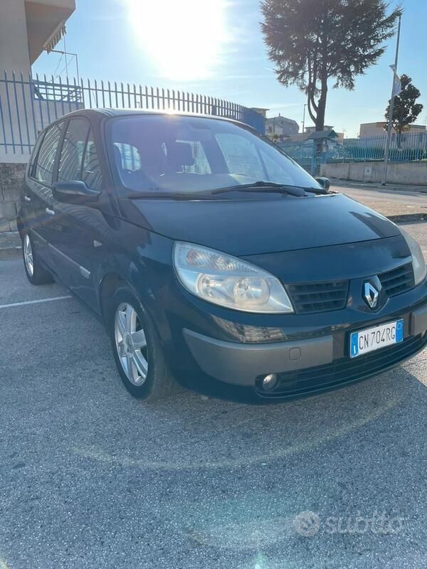 Usata Renault Scénic II 100 CV (73 kW) 2004 Nero Monovolume