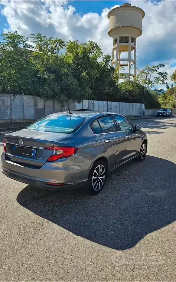 Usata Fiat Tipo 120 CV (88 kW) 2016 Grigio Berlina