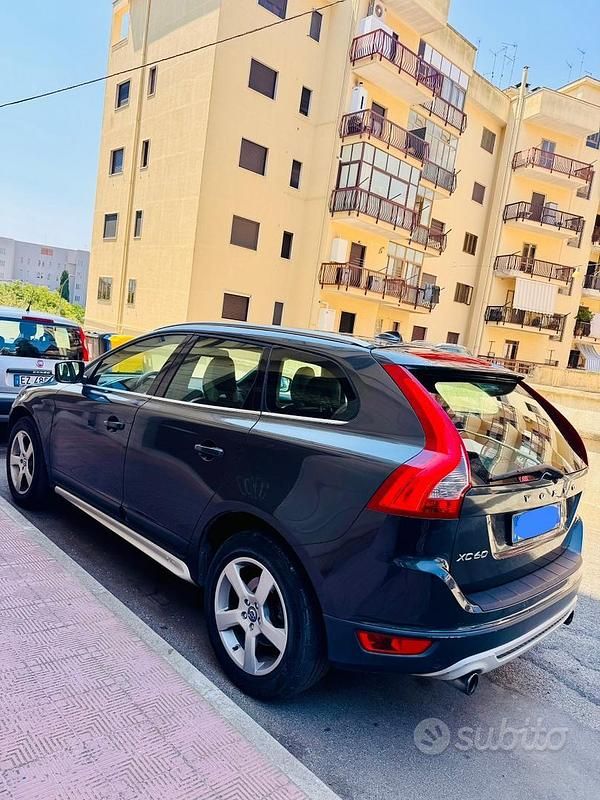 Usata Volvo XC60 R-Design 163 CV (119 kW) 2013 Grigio SUV