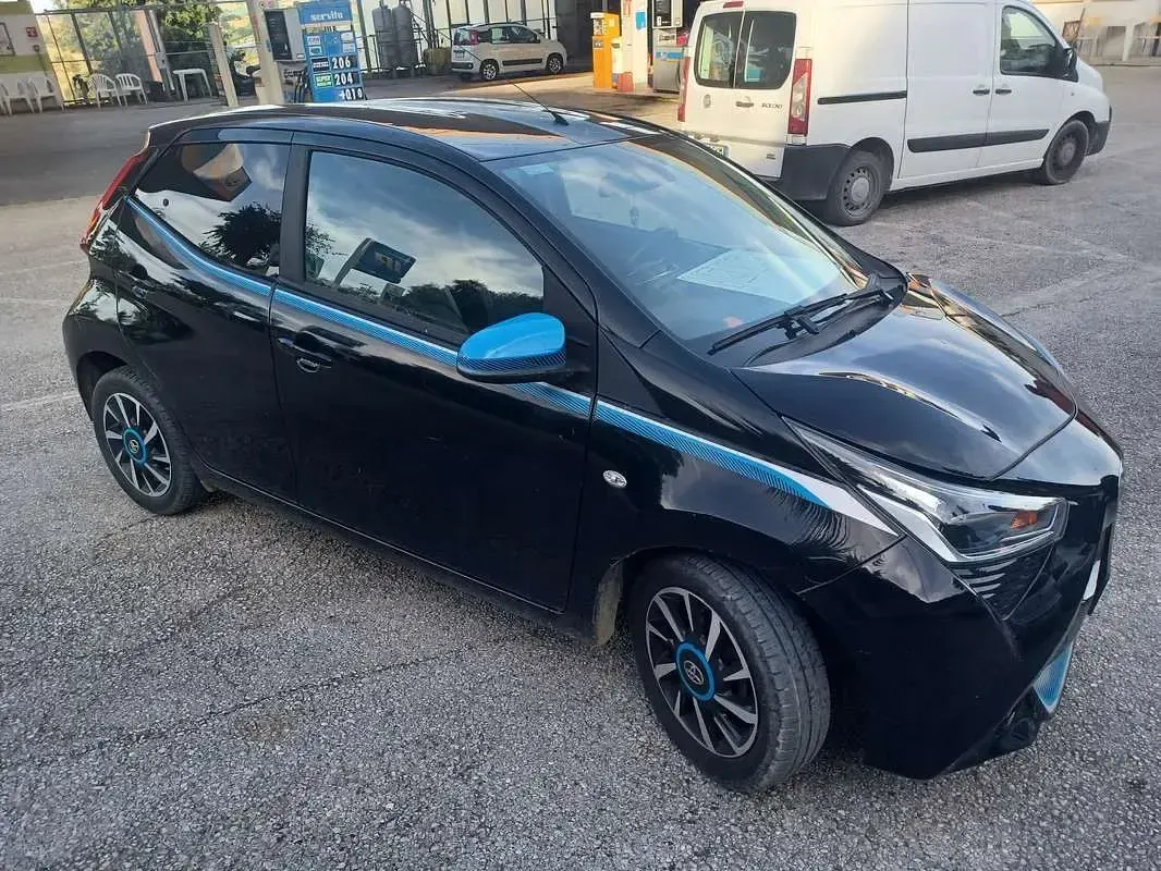 Usata Toyota Aygo X-Black 69 CV (50 kW) 2018 Utilitaria