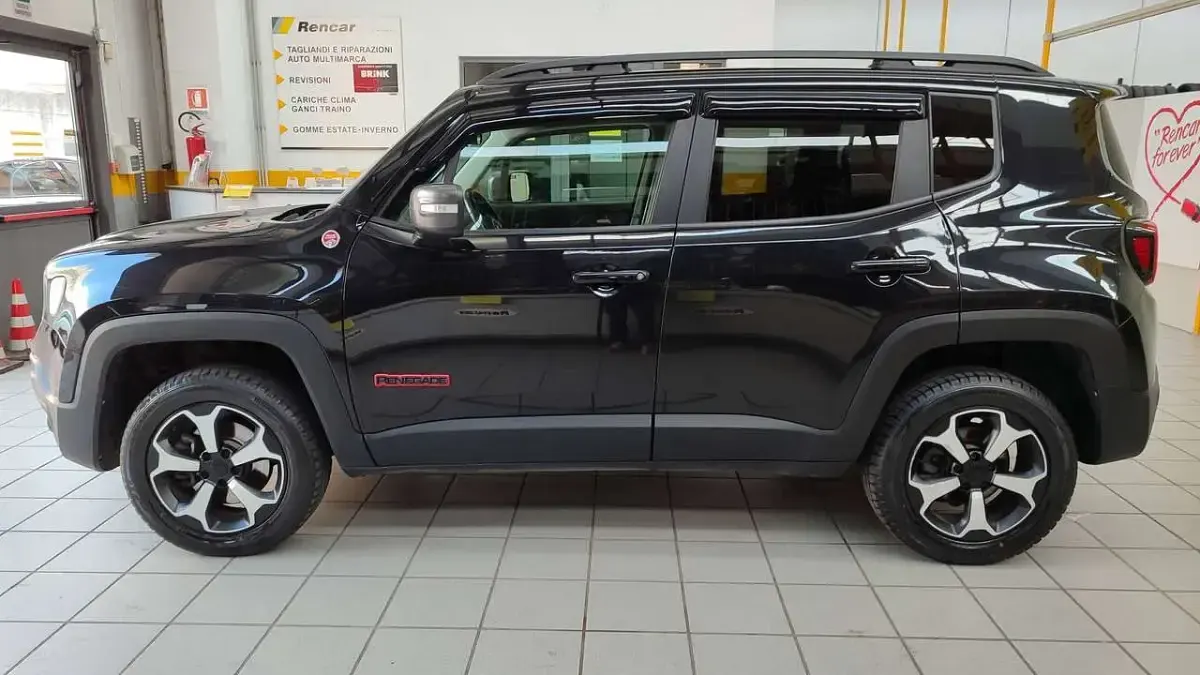 Usata Jeep Renegade Trailhawk 170 CV (125 kW) 2019 Nero SUV