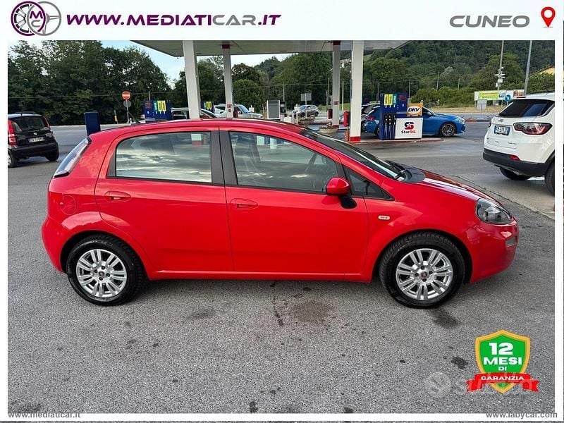 Usata Fiat Punto 75 CV (55 kW) 2013 Rosso Utilitaria
