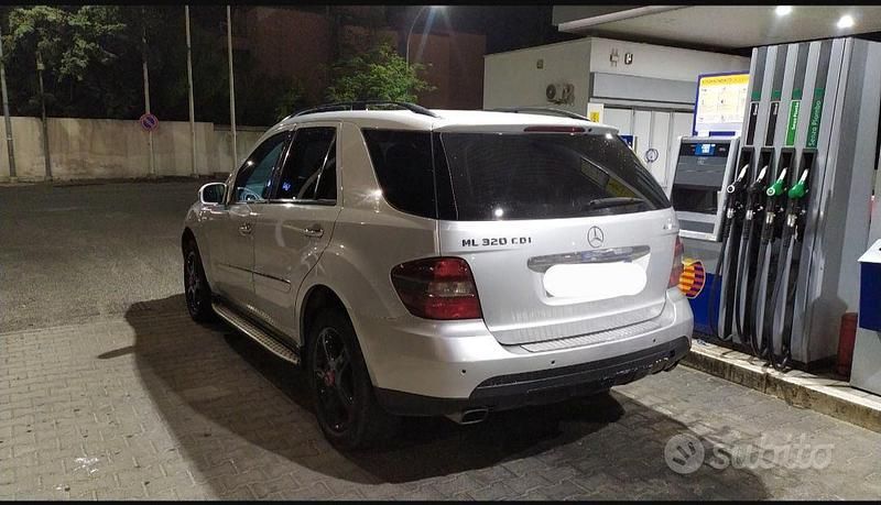 Usata Mercedes ML320 224 CV (164 kW) 2010 SUV