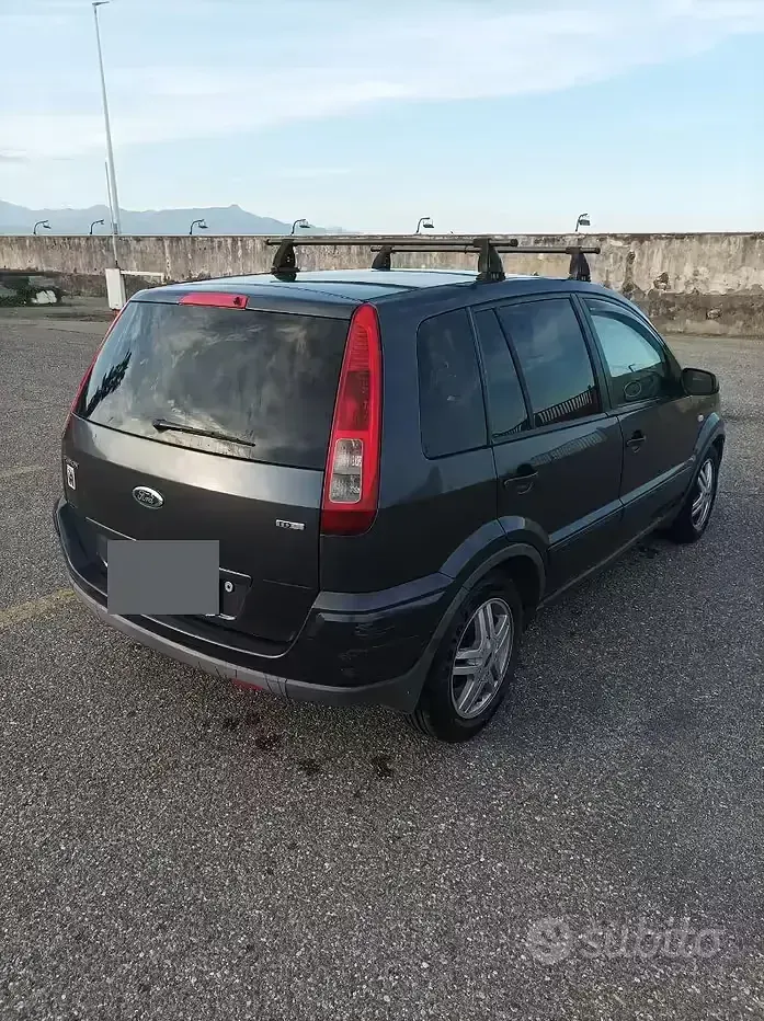 Usata Ford Fusion 90 CV (66 kW) 2007 Grigio Utilitaria