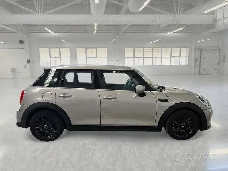 Usata Mini Cooper Classic 136 CV (100 kW) 2023 Grigio Utilitaria