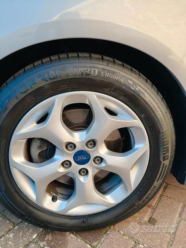 Begagnad Ford C-MAX Titanium 150 HK (110 kW) 2012 Grå Minibuss