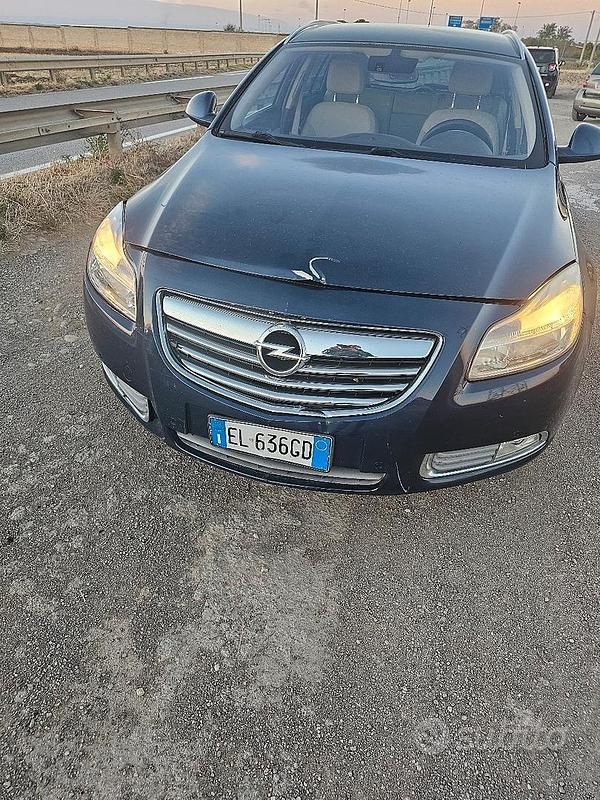 Usata Opel Insignia 194 CV (142 kW) 2012 Blu Berlina