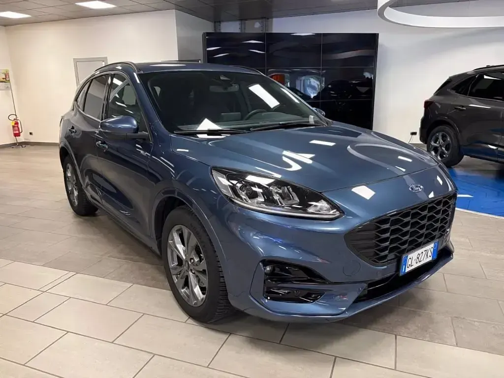Usata Ford Kuga ST-Line 150 CV (110 kW) 2023 Blu metallizzato SUV