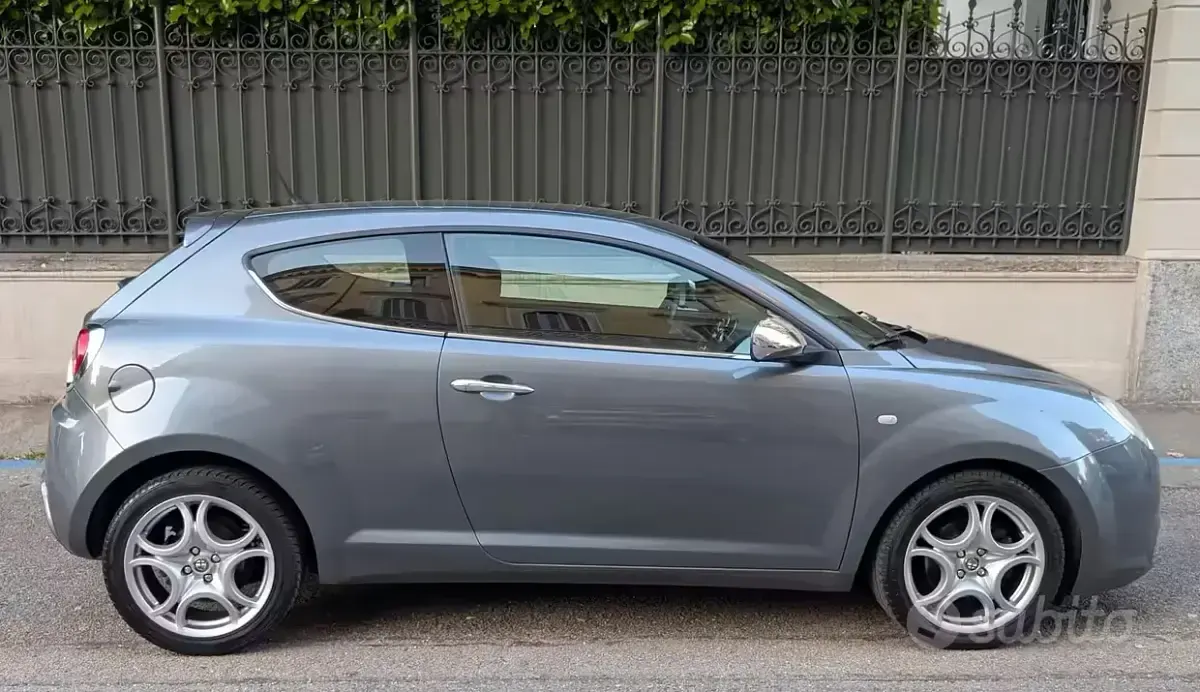 Usata Alfa Romeo MiTo 120 CV (88 kW) 2010 Grigio Utilitaria