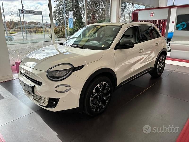 Bianco Usata 2025 Fiat 600 La Prima SUV | 16.950 € (Super prezzo) - Immagine 1/4