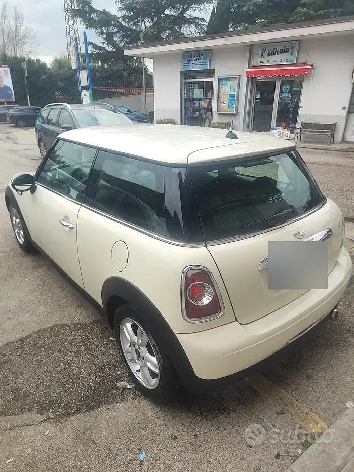 Usata Mini Cooper 90 CV (66 kW) 2011 Bianco Utilitaria