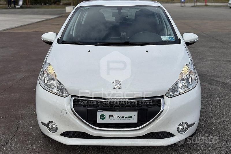 Usata Peugeot 208 Active 81 CV (59 kW) 2014 Bianco Utilitaria
