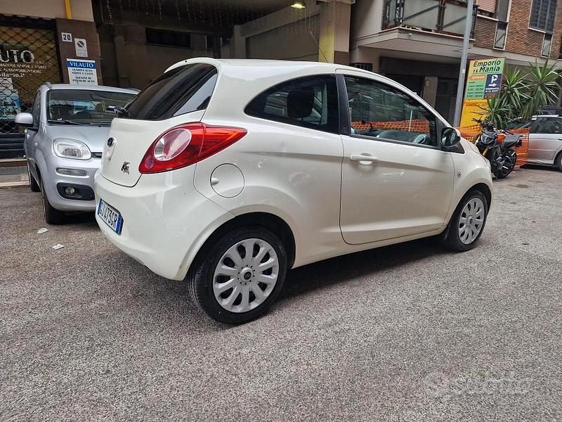 Begagnad Ford Ka Titanium 69 HK (50 kW) 2012 Vit Halvkombi
