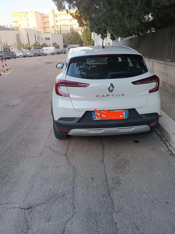 Usata Renault Captur Equilibre 101 CV (74 kW) 2023 SUV