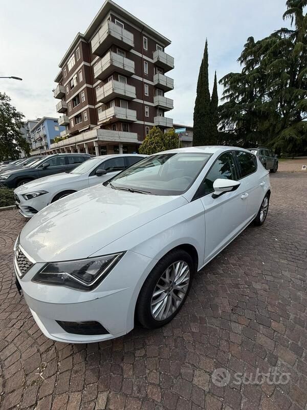 Bianco Usata 2019 Seat Leon Tre volumi | 11.500 € (Buon prezzo) - Immagine 1/4
