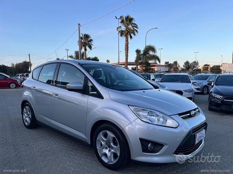 Begagnad Ford C-MAX Titanium 95 HK (69 kW) 2015 Grå Minibuss