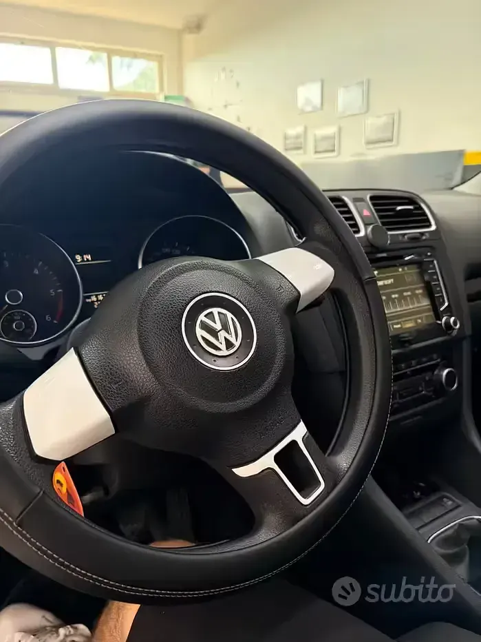 Usata VW Golf VI 105 CV (77 kW) 2010 Bianco Utilitaria