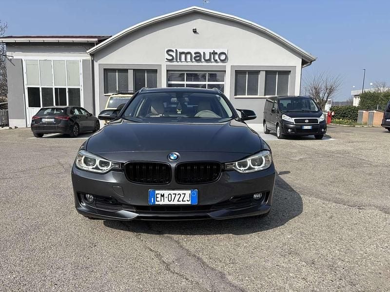 Usata BMW 320 Luxury Line 184 CV (135 kW) 2012 Grigio Station wagon