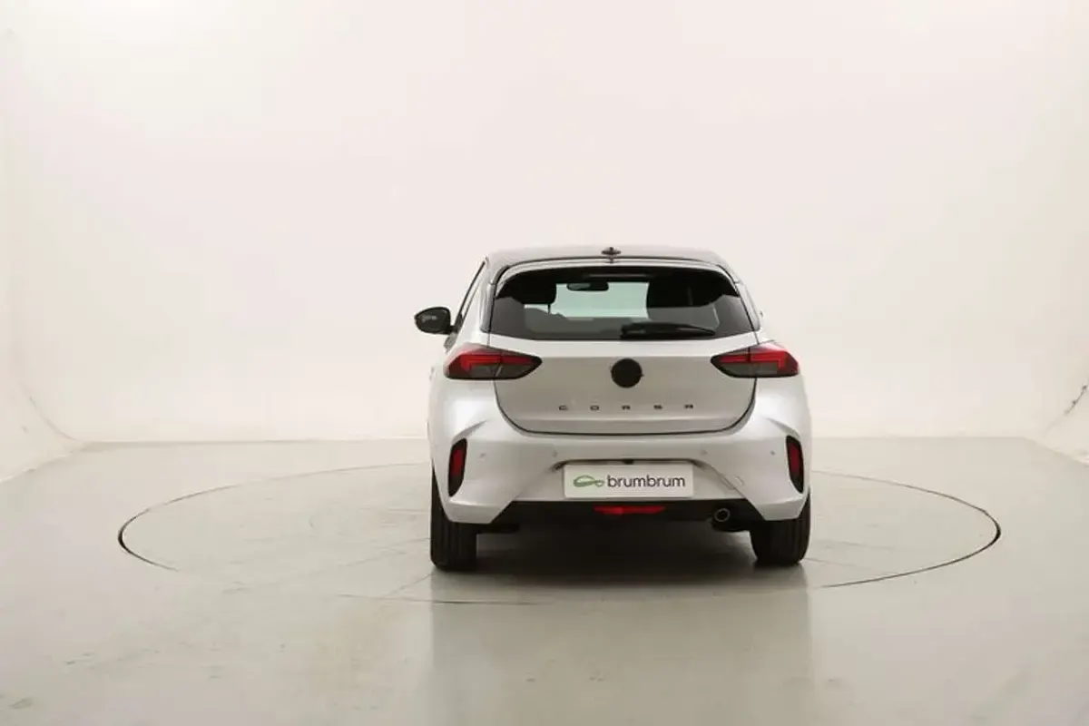 Usata Opel Corsa 101 CV (74 kW) 2025 Argento Utilitaria