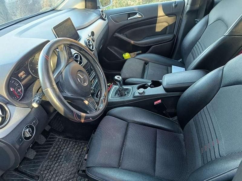 Usata Mercedes 180 109 CV (80 kW) 2016 Argento Berlina