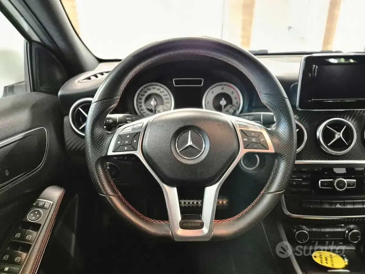 Usata Mercedes A180 Premium 109 CV (80 kW) 2012 Bianco Utilitaria