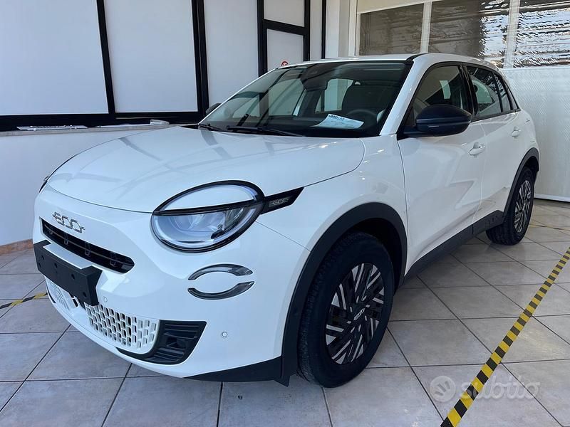 Usata Fiat 600 100 CV (73 kW) 2024 Bianco Station wagon