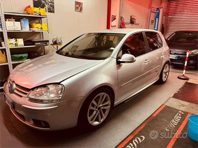 Usata VW Golf VI 105 CV (77 kW) 2008 Grigio Utilitaria