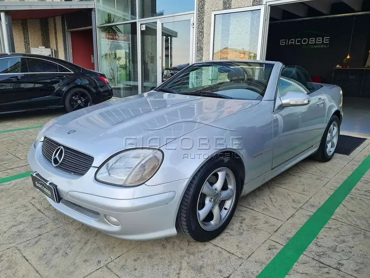 Usata Mercedes SLK200 163 CV (119 kW) 2002 Argento Cabrio