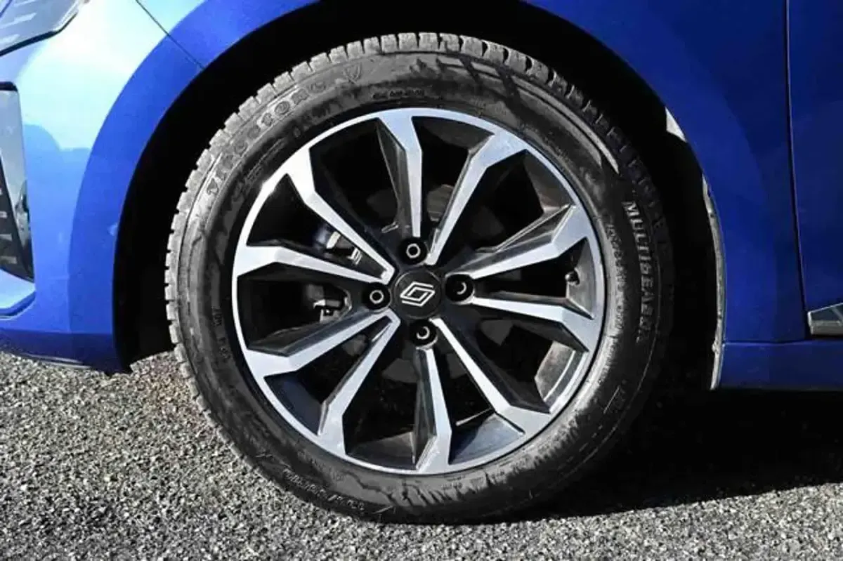 Usata Renault Clio Techno 90 CV (66 kW) 2024 Blu Utilitaria