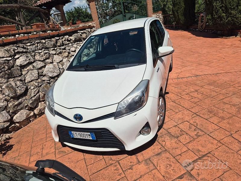Usata Toyota Yaris Hybrid 2014 Bianco Utilitaria