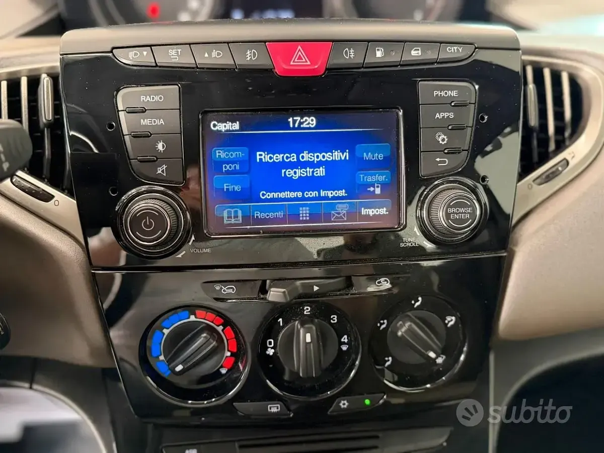 Usata Lancia Ypsilon Gold 69 CV (50 kW) 2016 Grigio Utilitaria