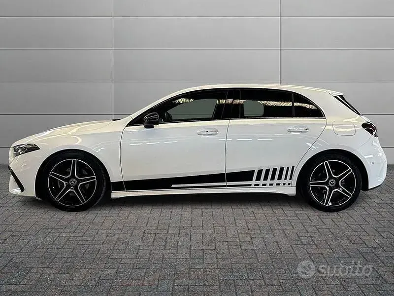 Usata Mercedes A180 AMG Line Premium 136 CV (100 kW) 2024 Bianco Berlina