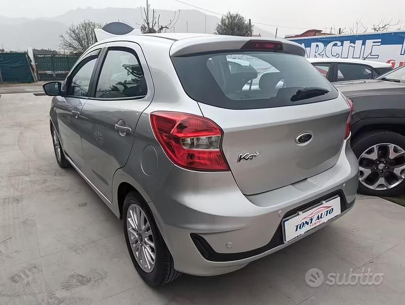 Usata Ford Ka Ultimate 85 CV (62 kW) 2018 Grigio Berlina