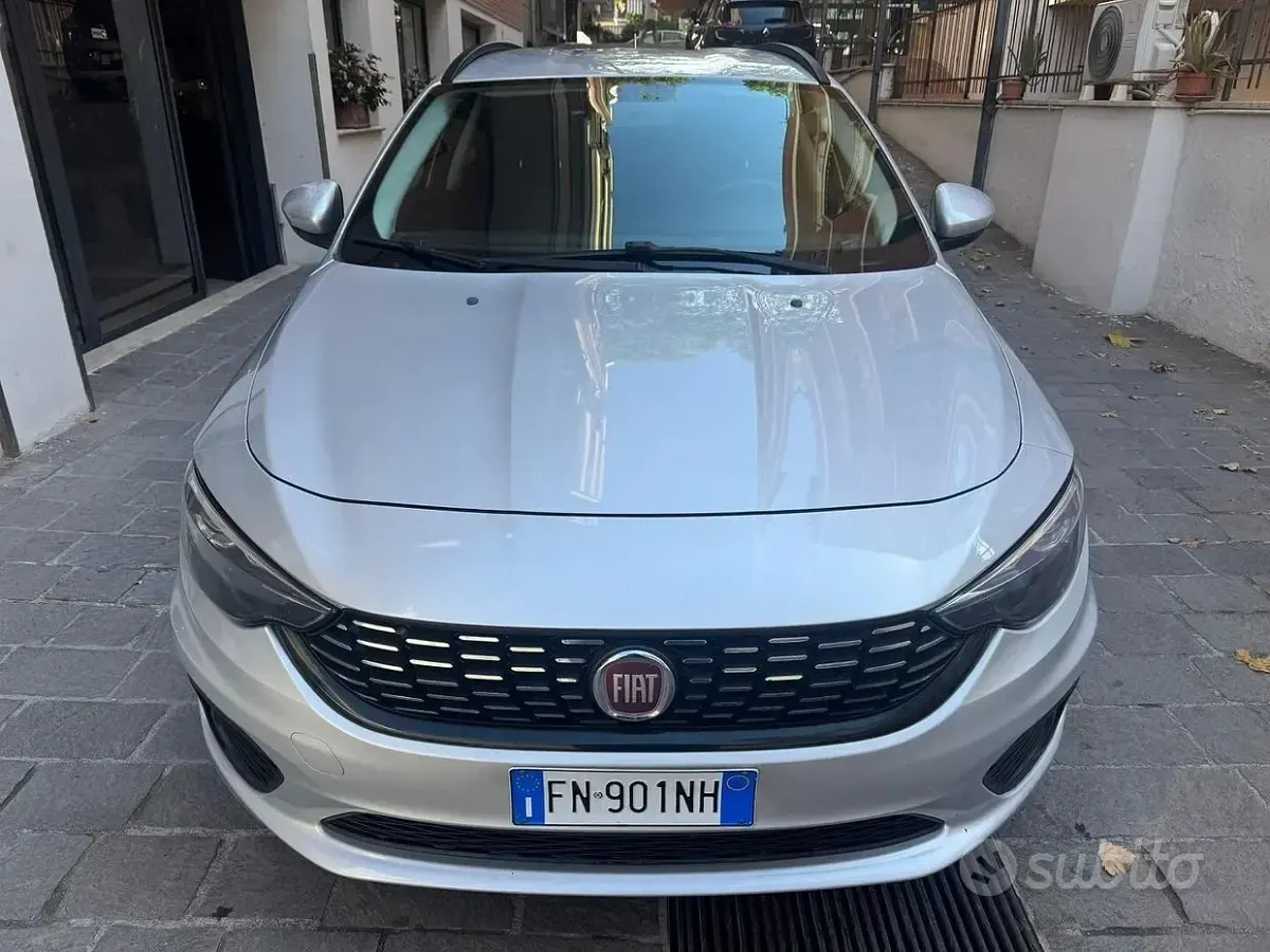 Usata Fiat Tipo Easy 95 CV (69 kW) 2018 Grigio Station wagon
