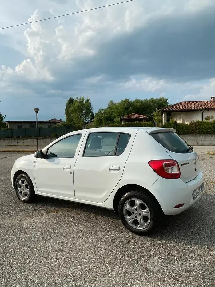 Usata Dacia Sandero 75 CV (55 kW) 2015 Bianco Utilitaria