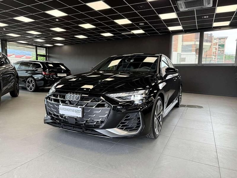 Nero Nuova 2025 Audi S3 Ambiente Tre volumi | 52.890 € (Ottimo prezzo) - Immagine 1/4