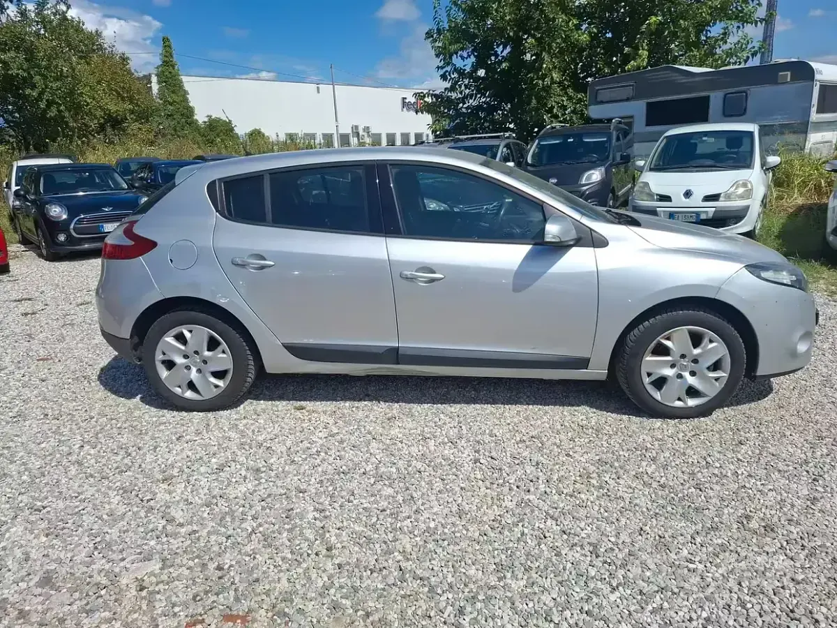 Usata Renault Mégane GT Line GT-Line 110 CV (80 kW) 2011 Grigio Utilitaria