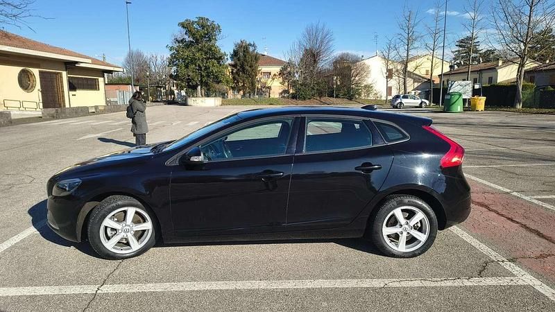 Usata Volvo V40 Business Edition 120 CV (88 kW) 2018 Berlina