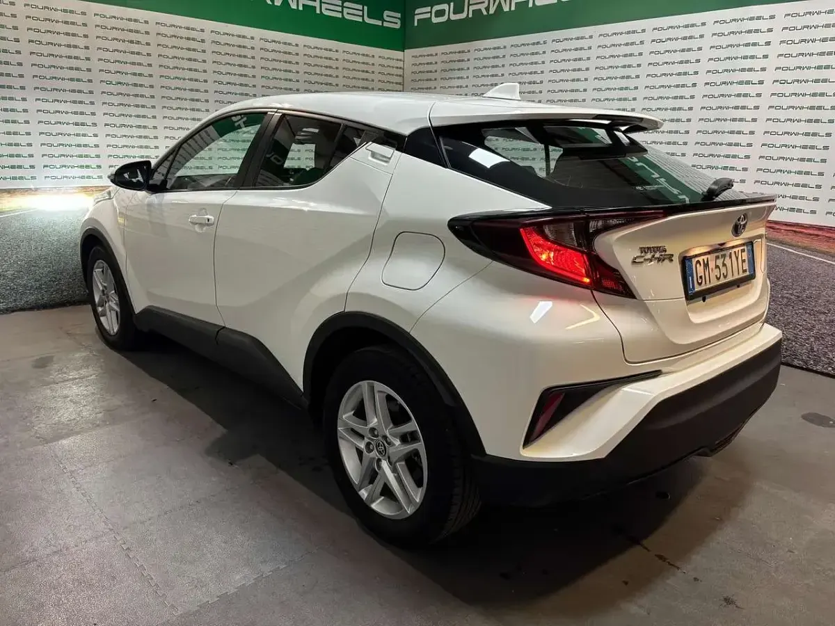 Usata Toyota C-HR Business Edition 98 CV (72 kW) 2023 Bianco SUV