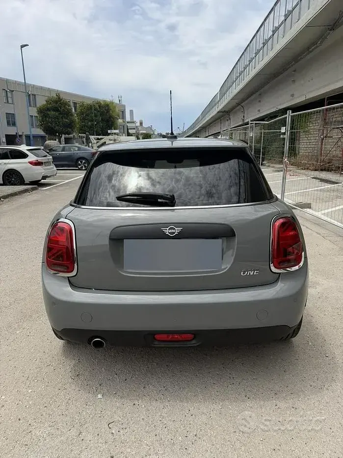 Usata Mini Cooper 102 CV (75 kW) 2021 Grigio Utilitaria