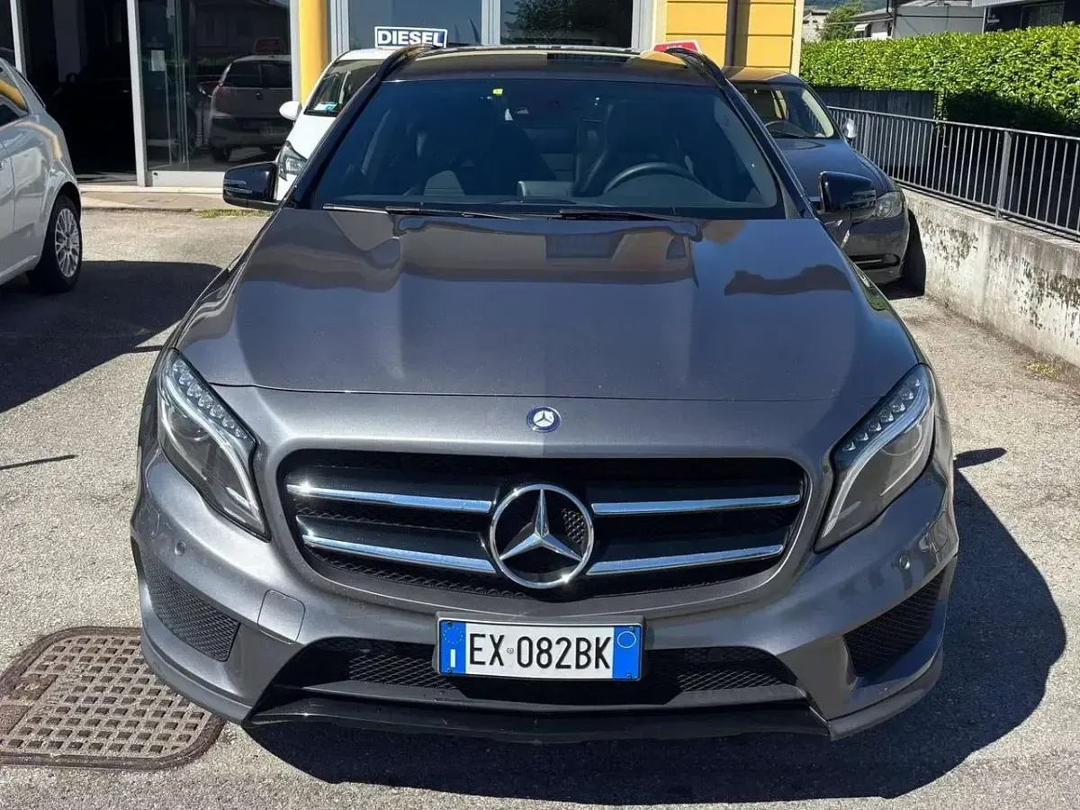 Usata Mercedes GLA250 211 CV (155 kW) 2014 Grigio SUV