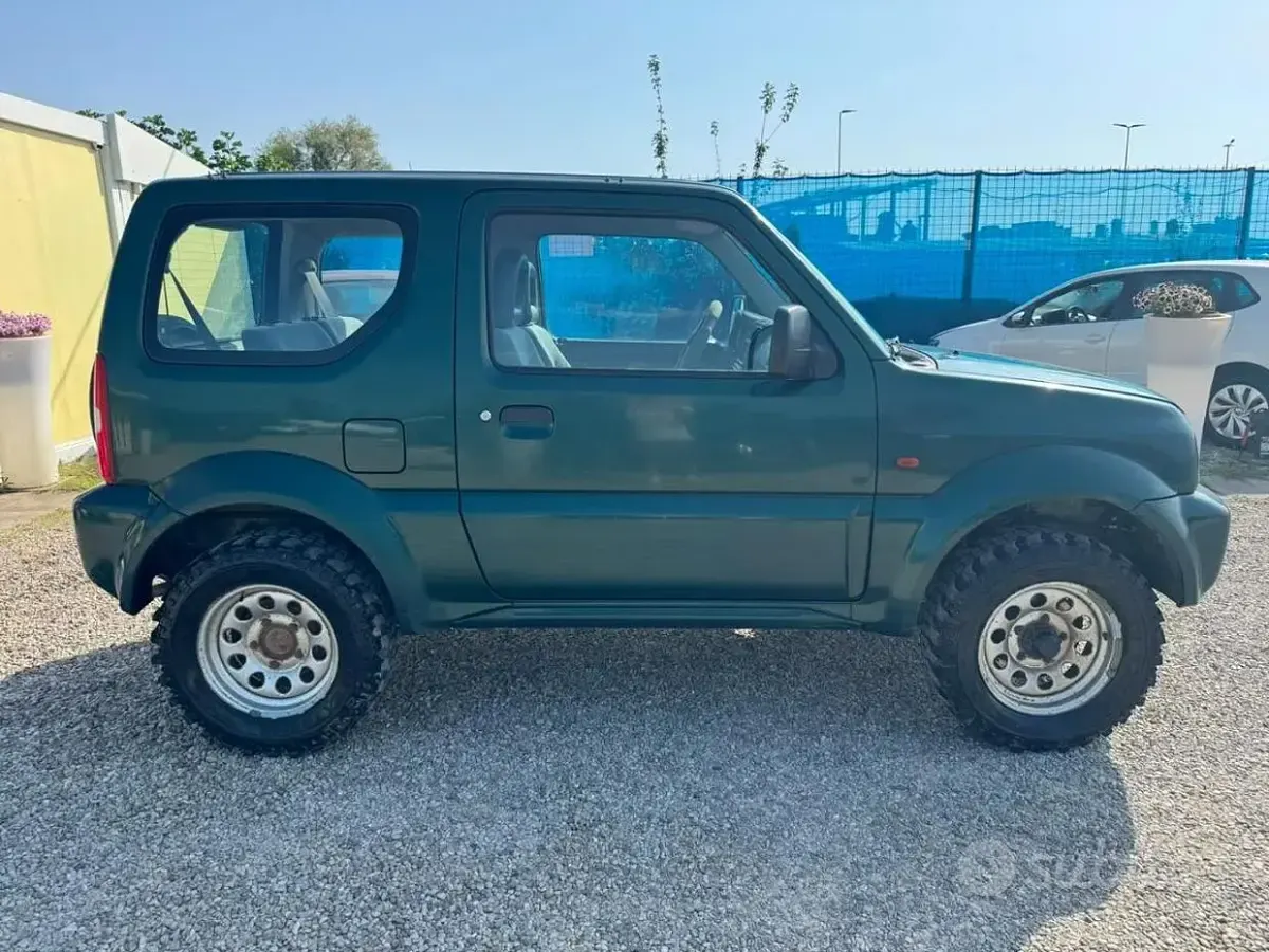Usata Suzuki Jimny 82 CV (60 kW) 2002 Verde SUV
