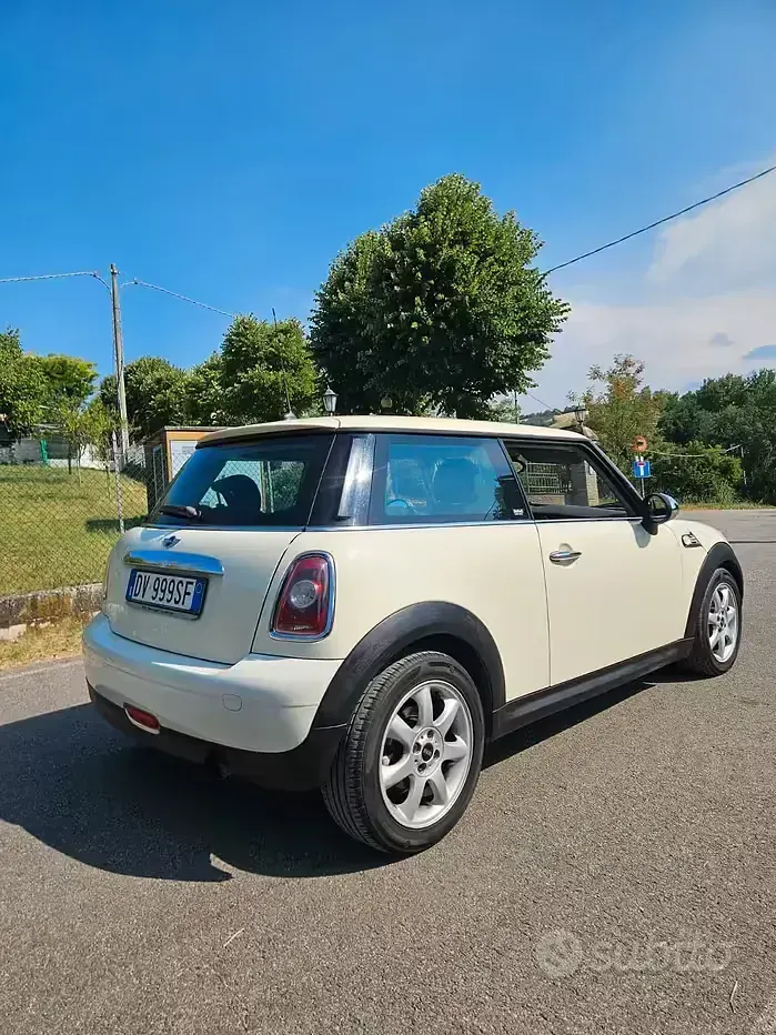 Usata Mini Cooper 95 CV (69 kW) 2010 Bianco Utilitaria