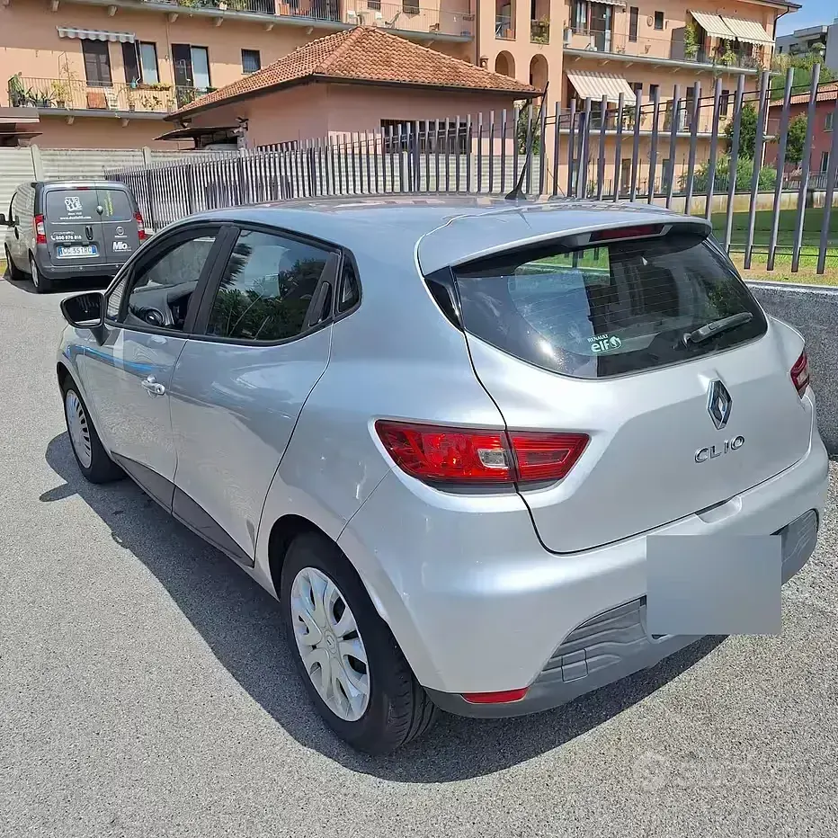 Usata Renault Clio IV Expression 73 CV (53 kW) 2015 Grigio Berlina